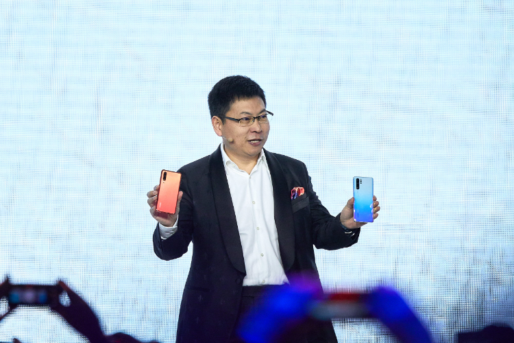 Huawei pitches P30 with sharp focus on images