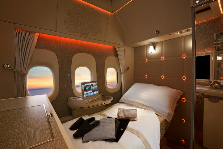 طيران الإمارات تعرض منتجات البوينج 777 الجديدة في الرياض