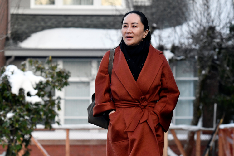 YouTubers talk about the Huawei CFO case and the comments reply