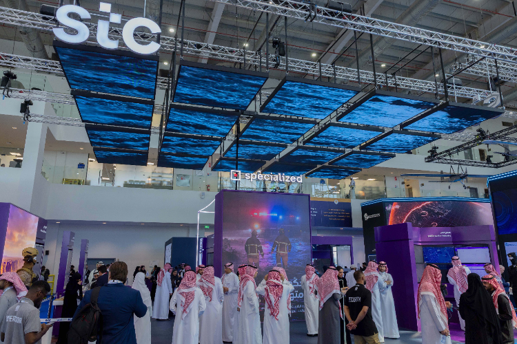 stc تستعرض في 