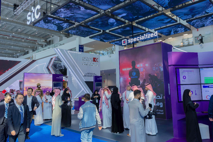 stc تستعرض في 